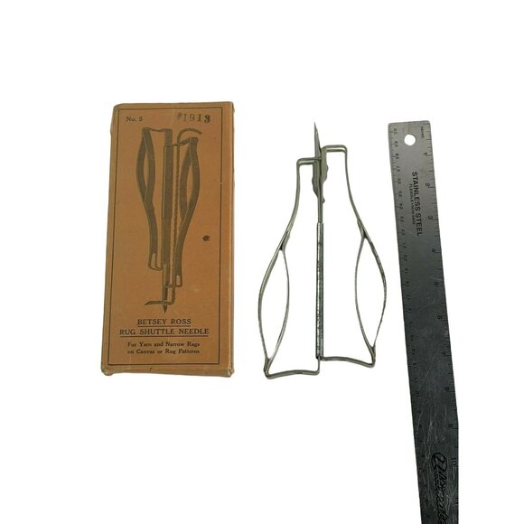 Vintage Rag Rug Shuttle Needle Punch No 5 Betsey Ross Yarn or Rags Original Box - Picture 4 of 8